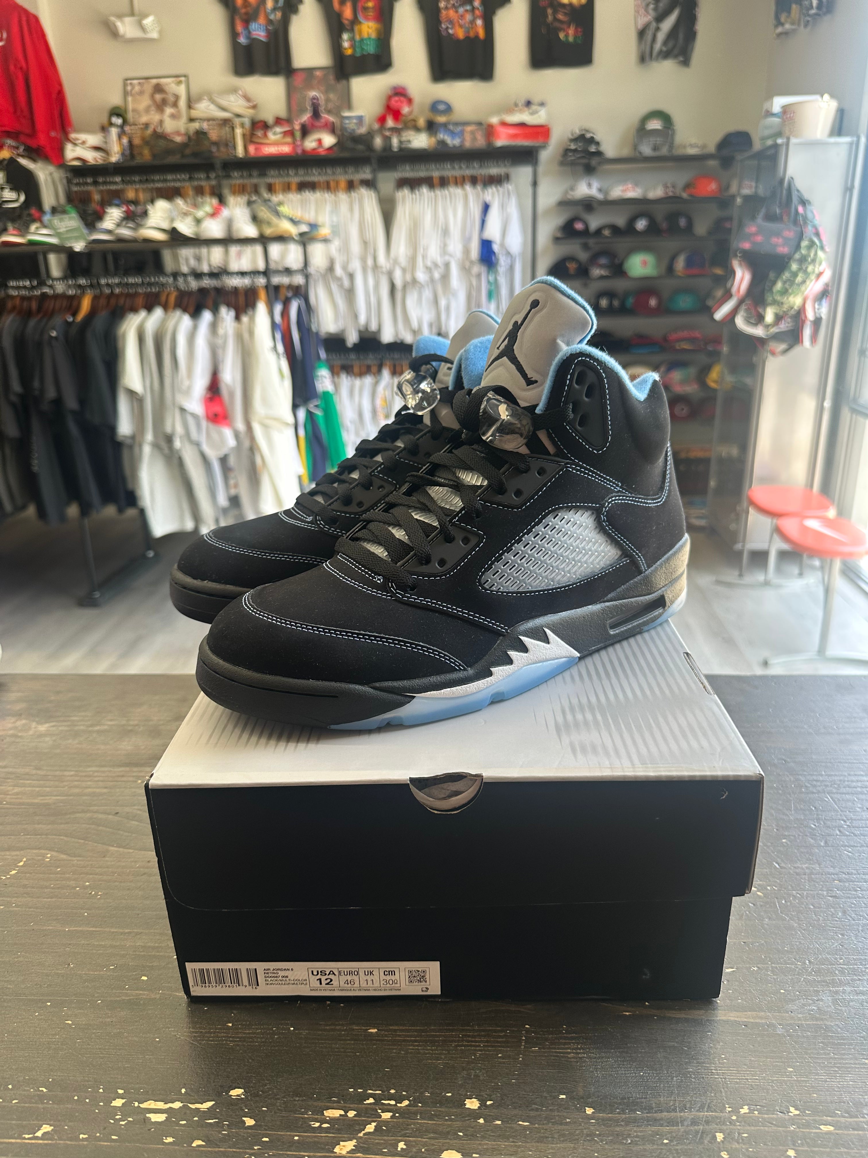 Jordan 5 Retro Black University Blue (2026)