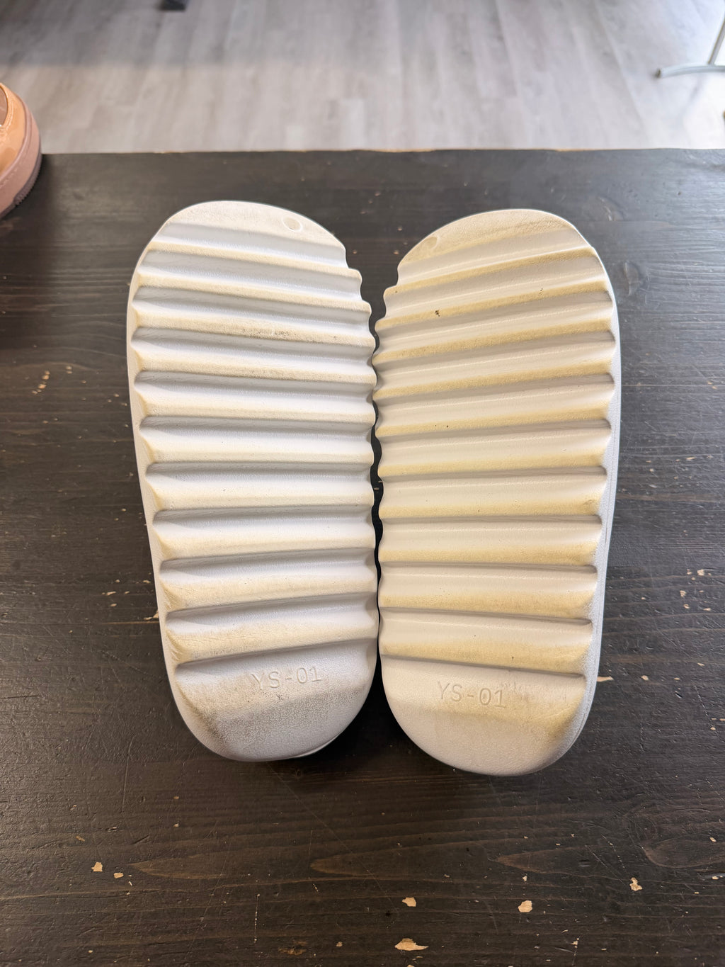 Pre-Owned Yzy YS-01 Cream