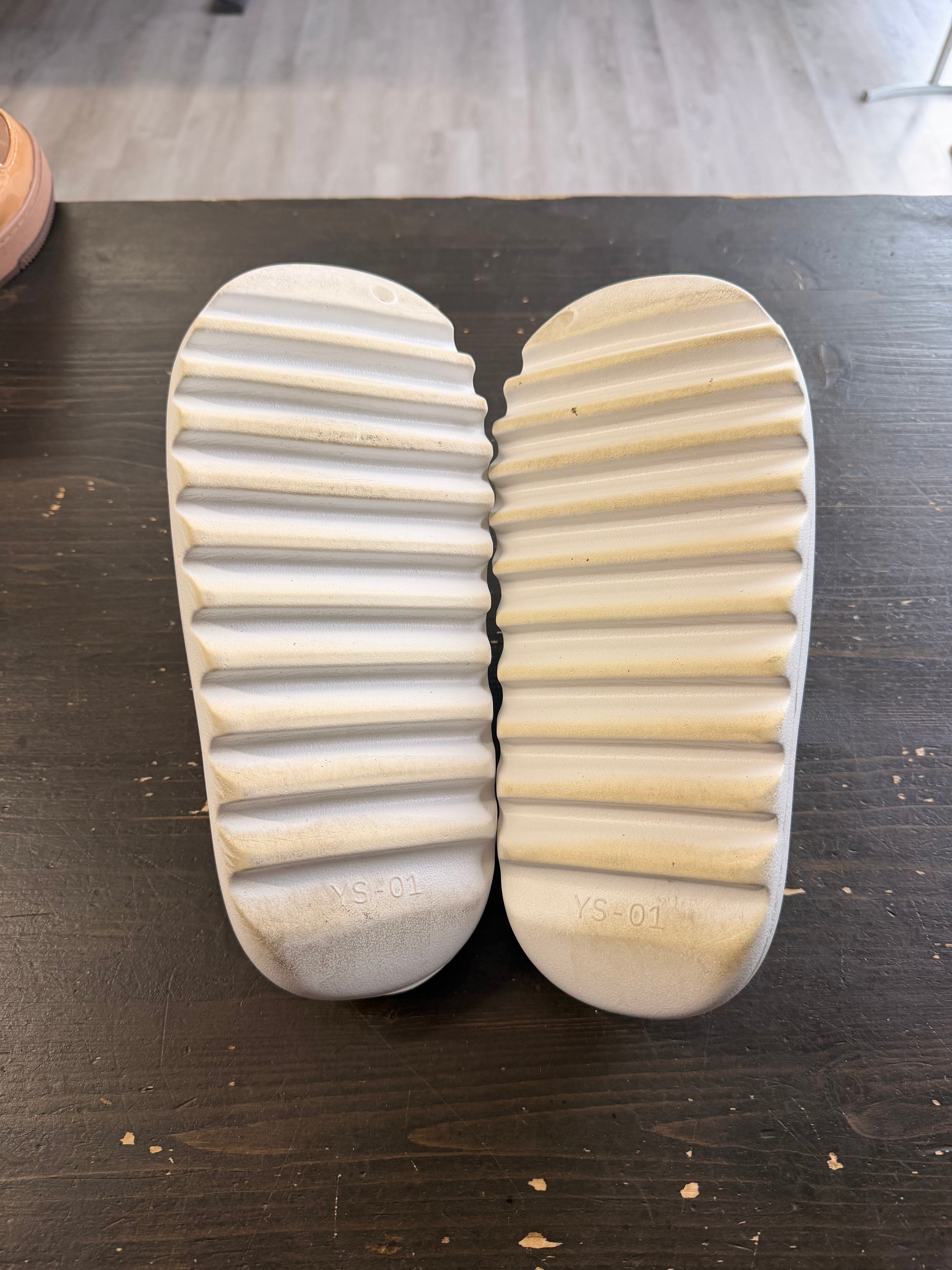 Pre-Owned Yzy YS-01 Cream