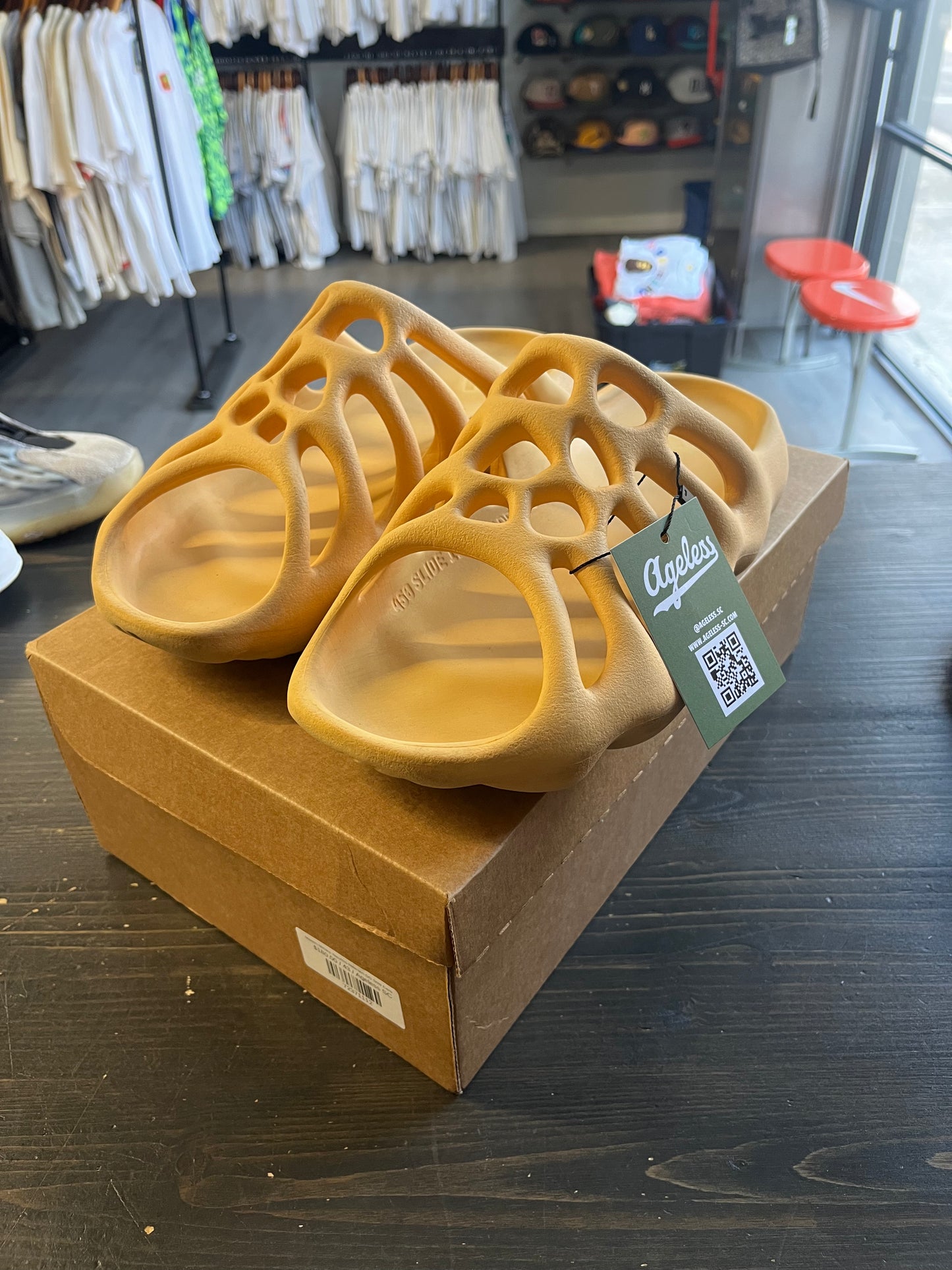 Pre-Owned Adidas Yeezy 450 Slide Cream