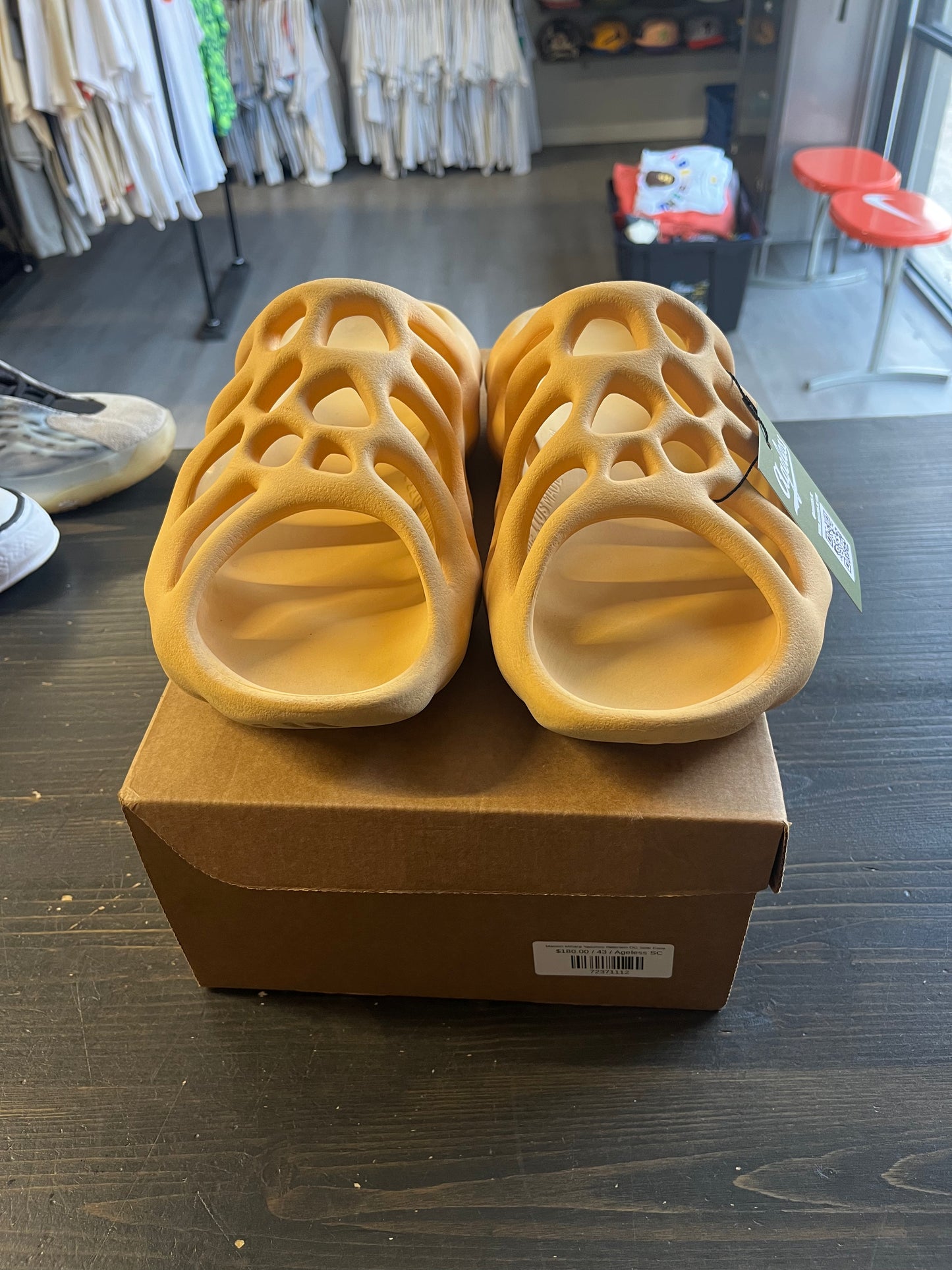 Pre-Owned Adidas Yeezy 450 Slide Cream
