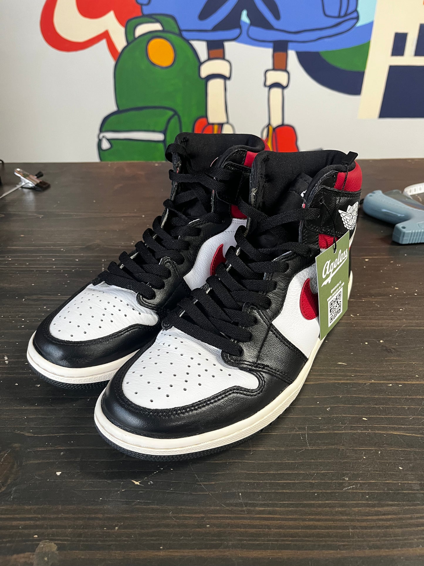 Pre-Owned Jordan 1 Retro High Black Gym Red