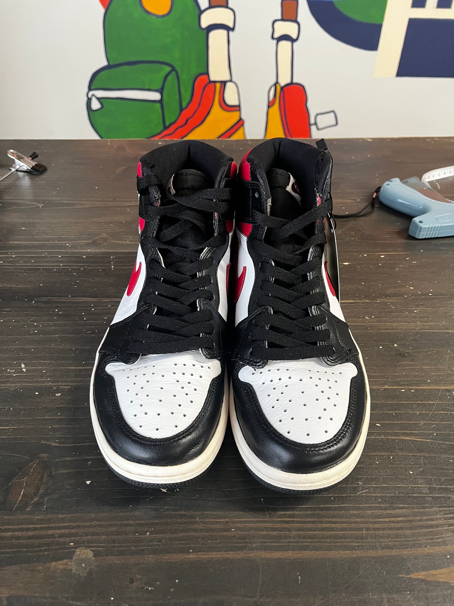 Pre-Owned Jordan 1 Retro High Black Gym Red