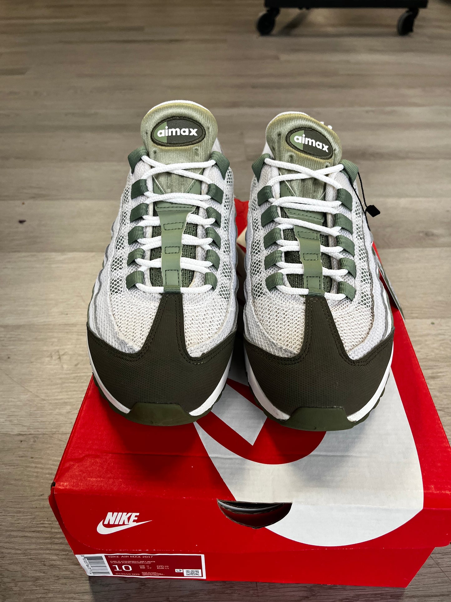 Pre-Owned Nike Air Max 95 White Medium Olive Oil Green