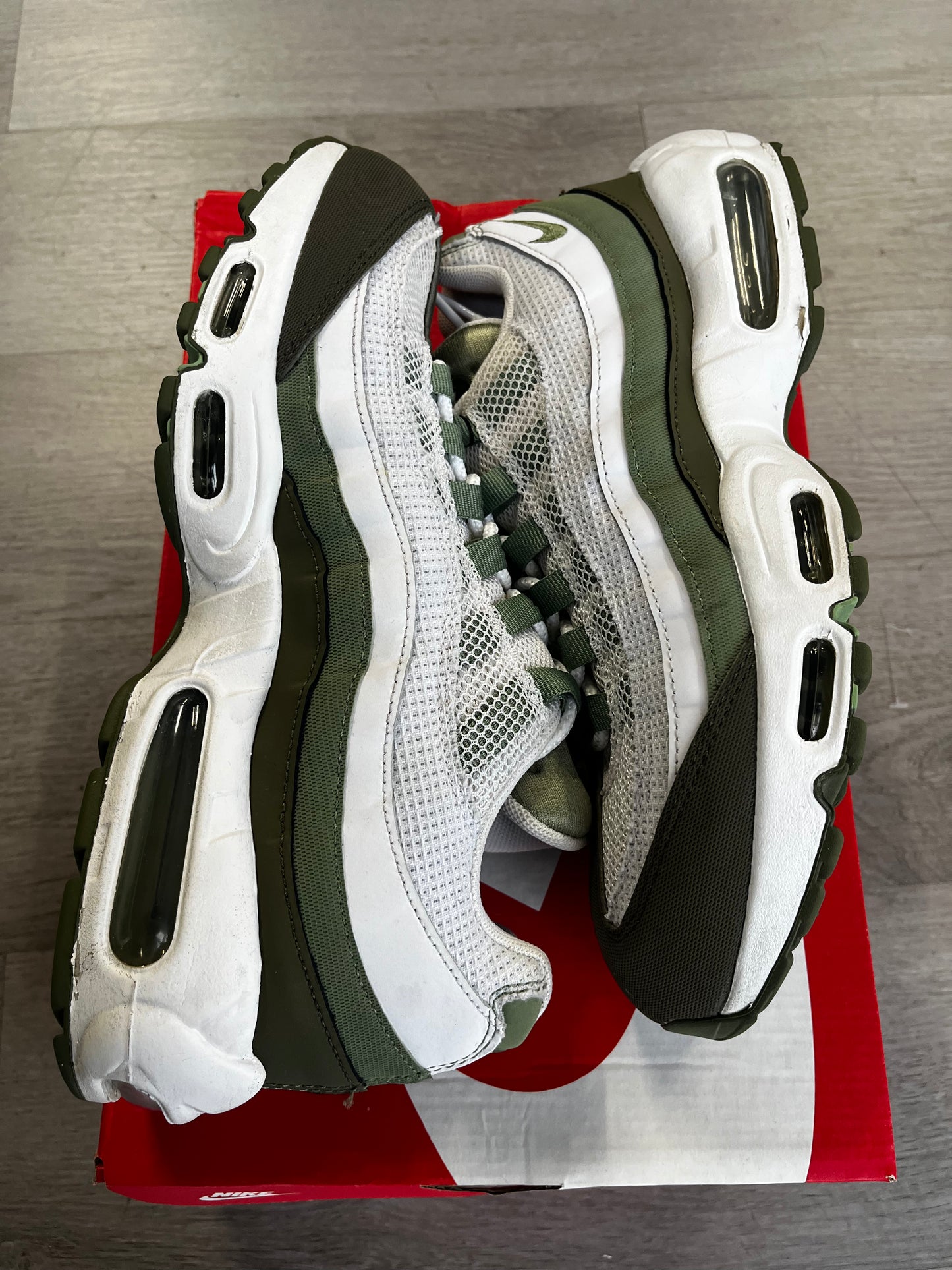 Pre-Owned Nike Air Max 95 White Medium Olive Oil Green