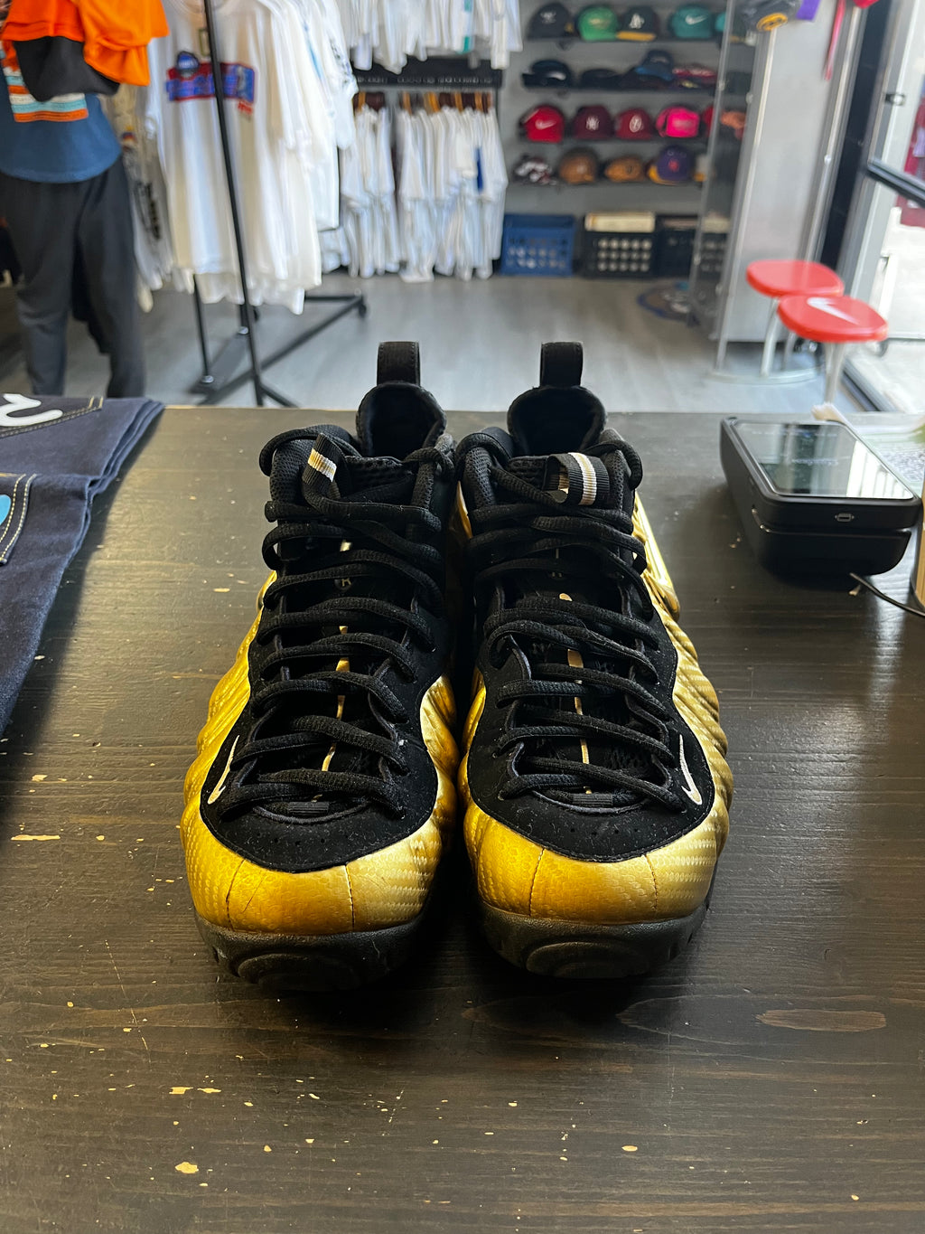 Pre-Owned Nike Air Foamposite Pro Metallic Gold