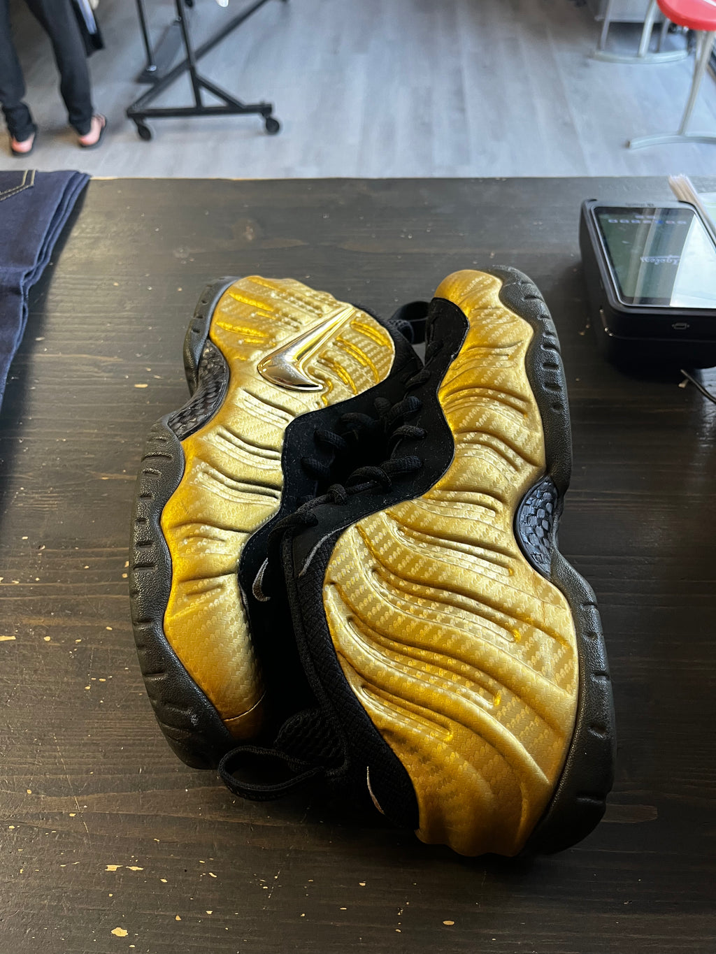 Pre-Owned Nike Air Foamposite Pro Metallic Gold