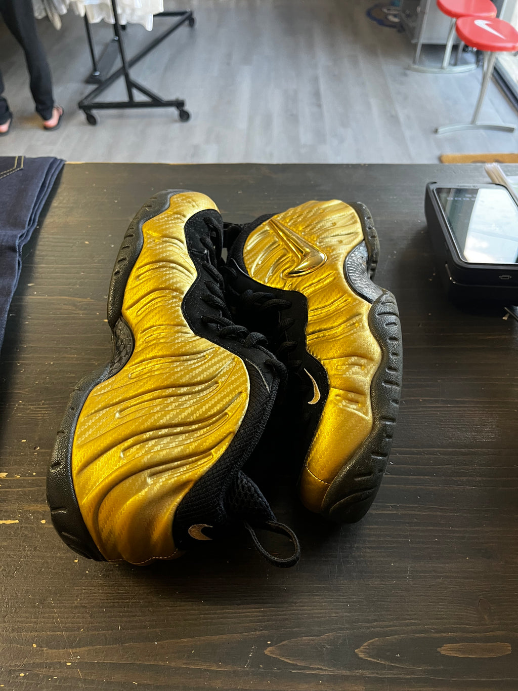 Pre-Owned Nike Air Foamposite Pro Metallic Gold