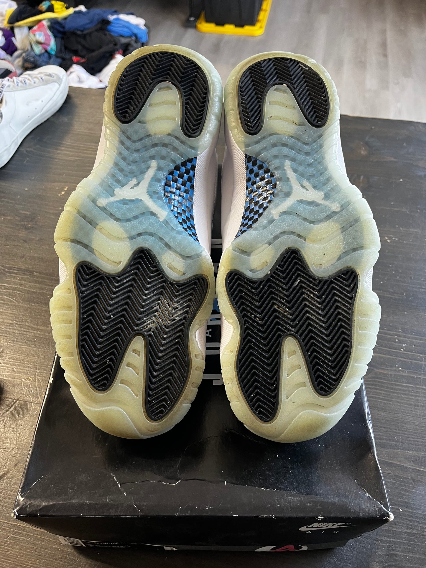 Pre-Owned Jordan 11 Retro Low Legend Blue