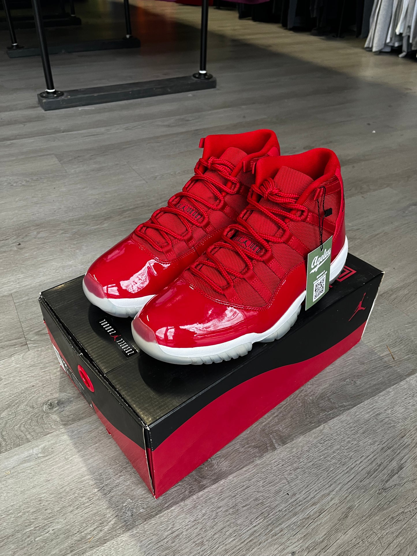 Pre-Owned Jordan 11 Retro Win Like 96