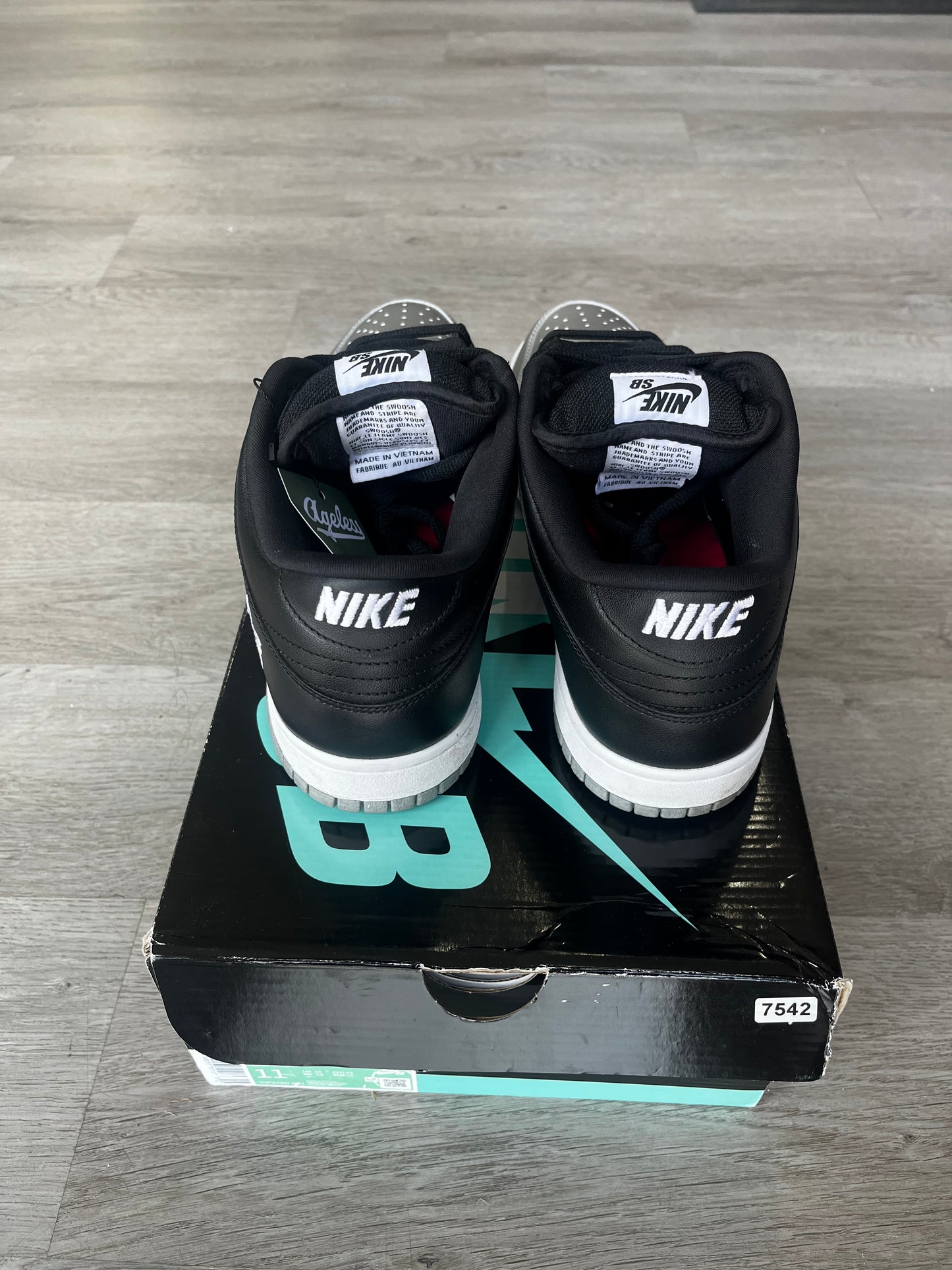 Pre-Owned Nike SB Dunk Low Supreme Jewel Swoosh Silver