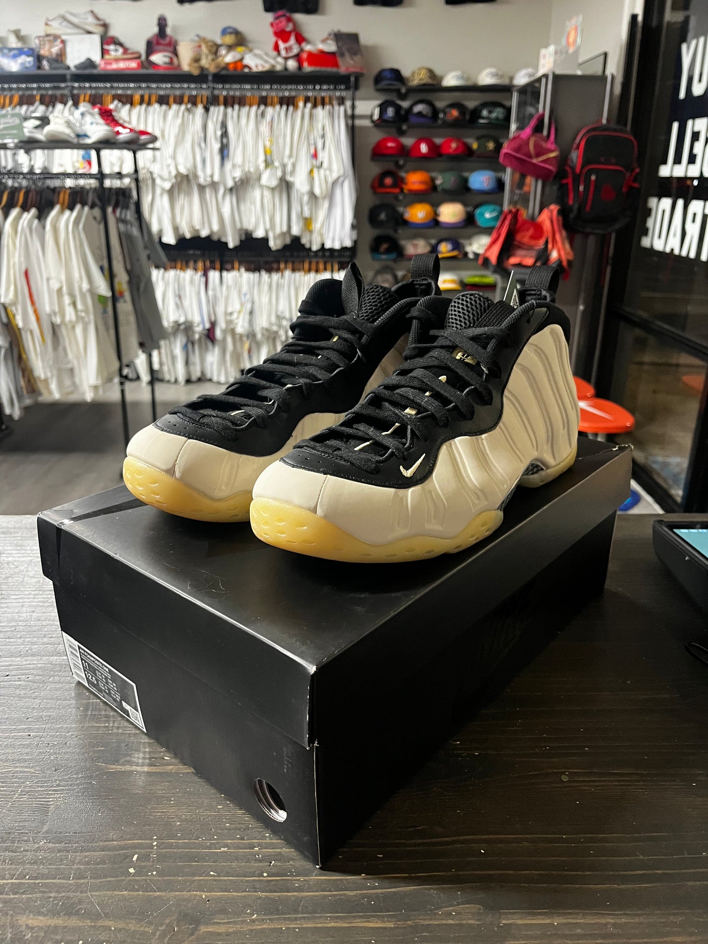 Pre-Owned Nike Air Foamposite One Light Orewood Brown