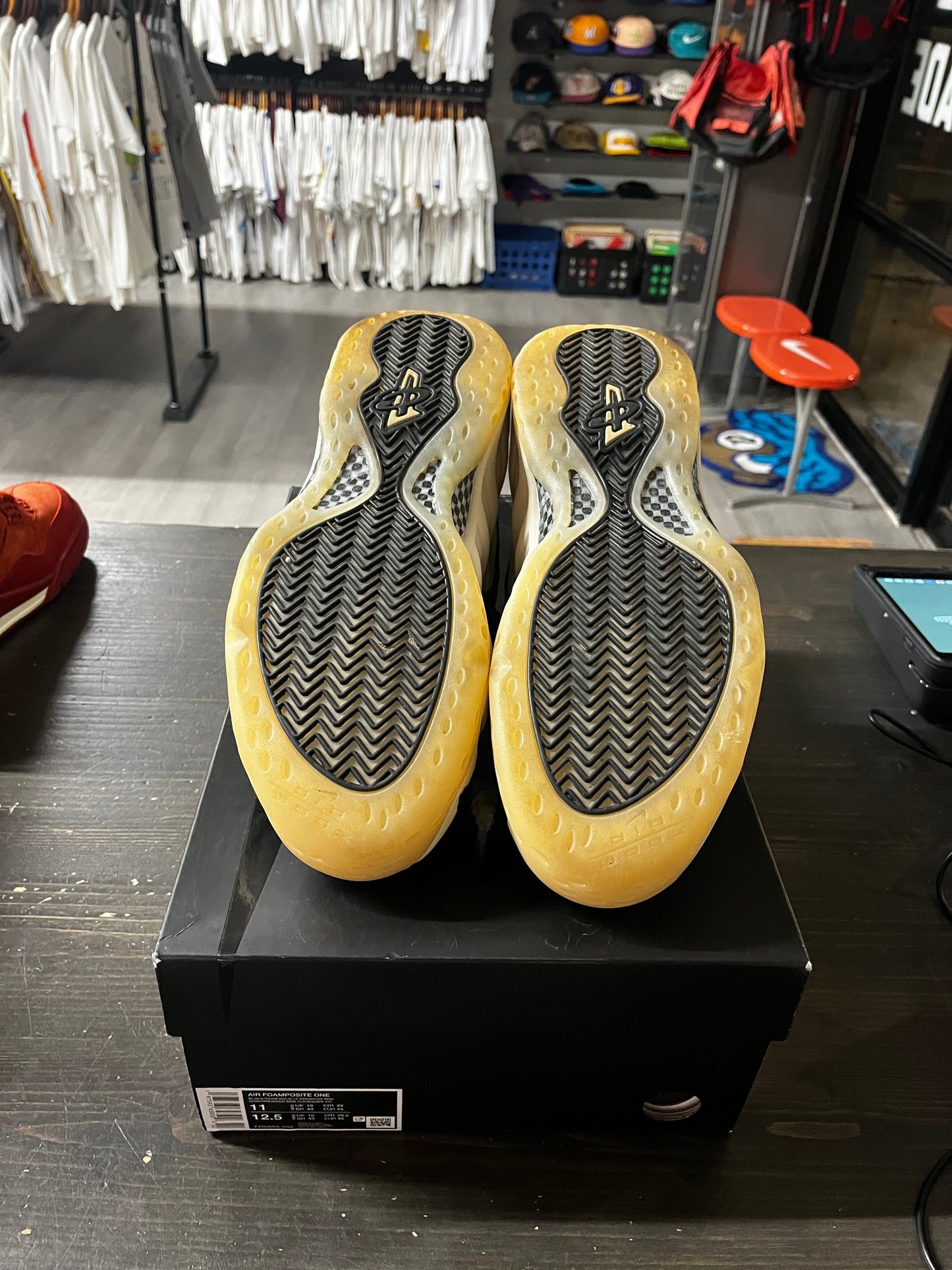 Pre-Owned Nike Air Foamposite One Light Orewood Brown