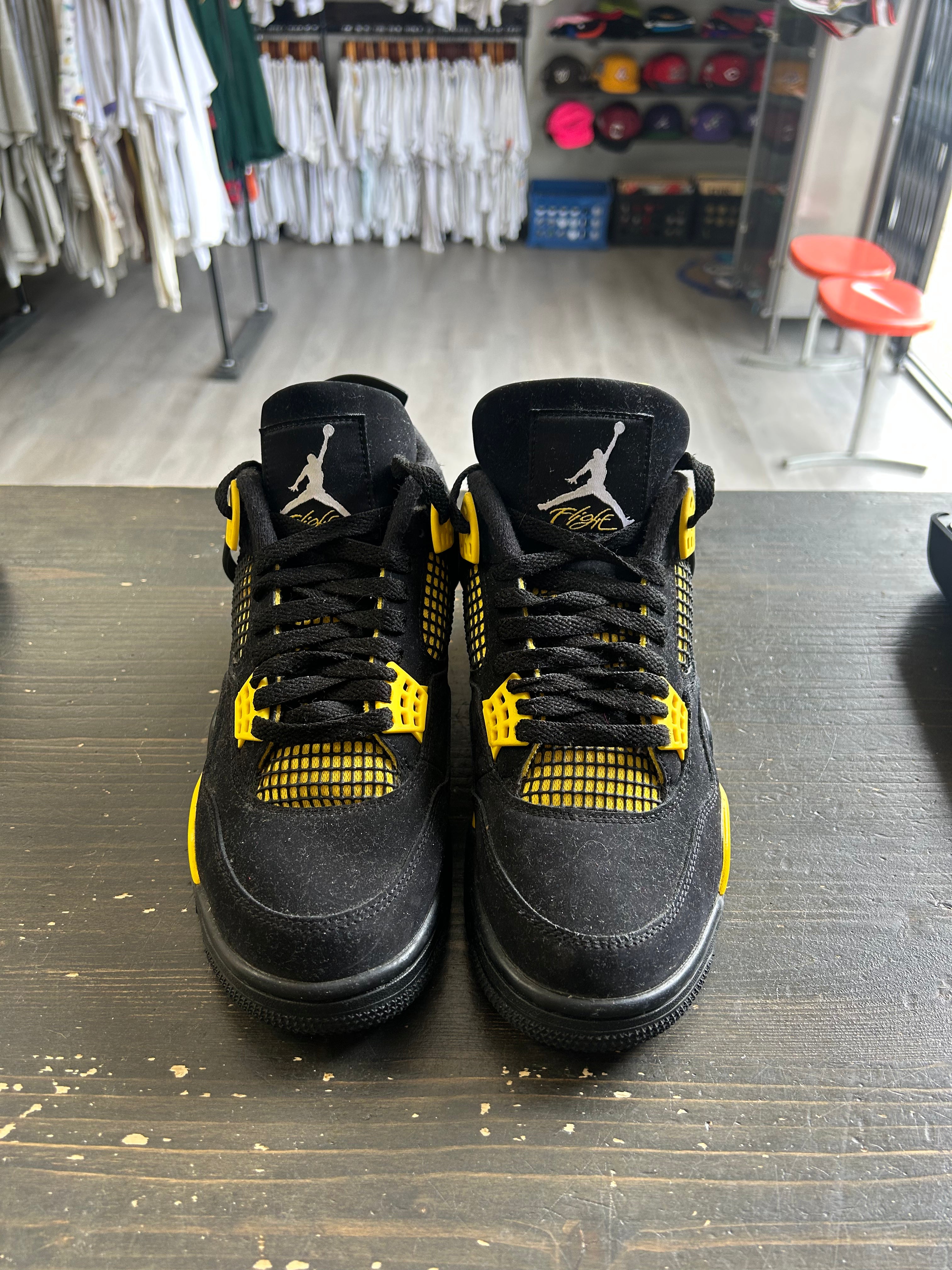 Pre-Owned Jordan 4 Retro Thunder (2023)