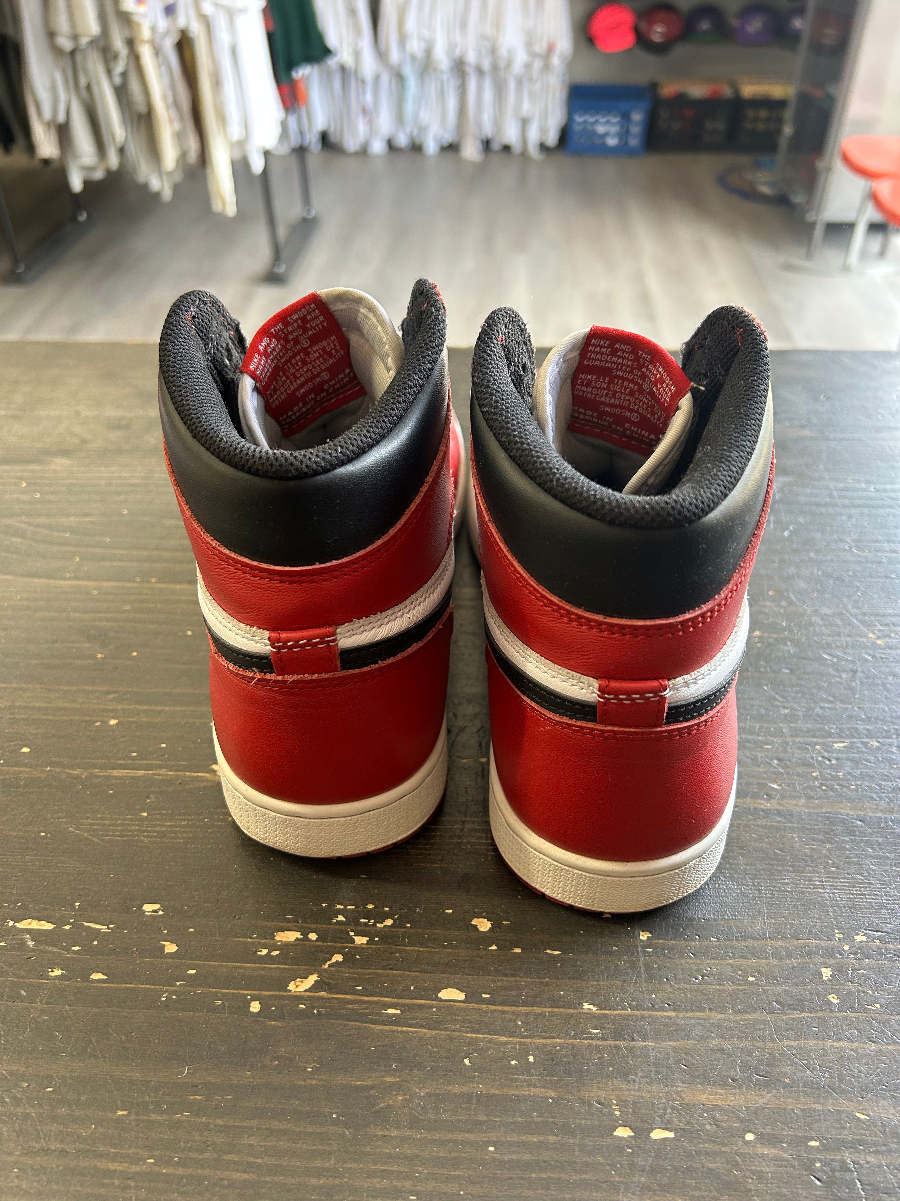 Pre-Owned Jordan 1 Retro Chicago (2015)