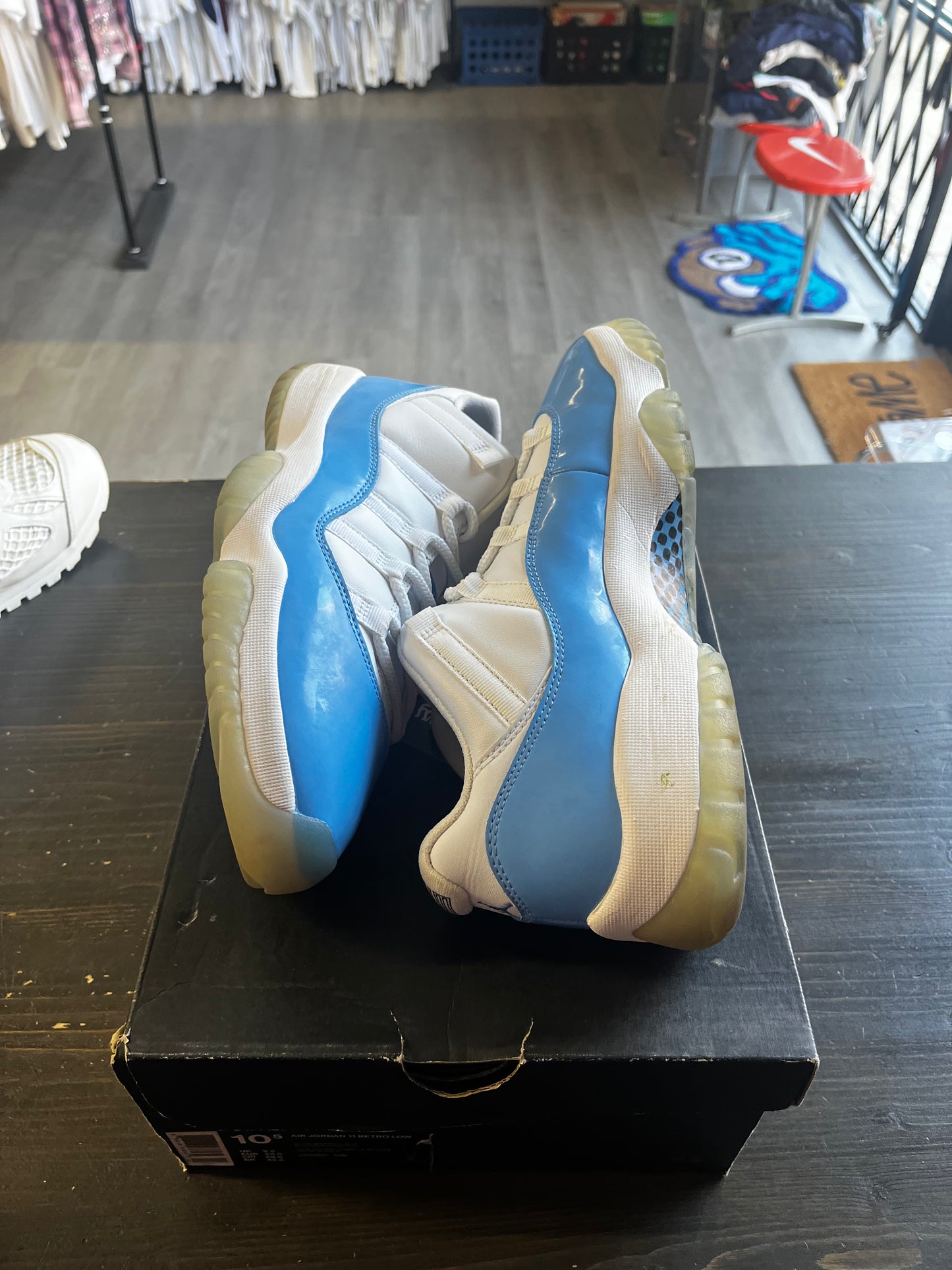Pre-Owned Jordan 11 Retro Low University Blue (2017)