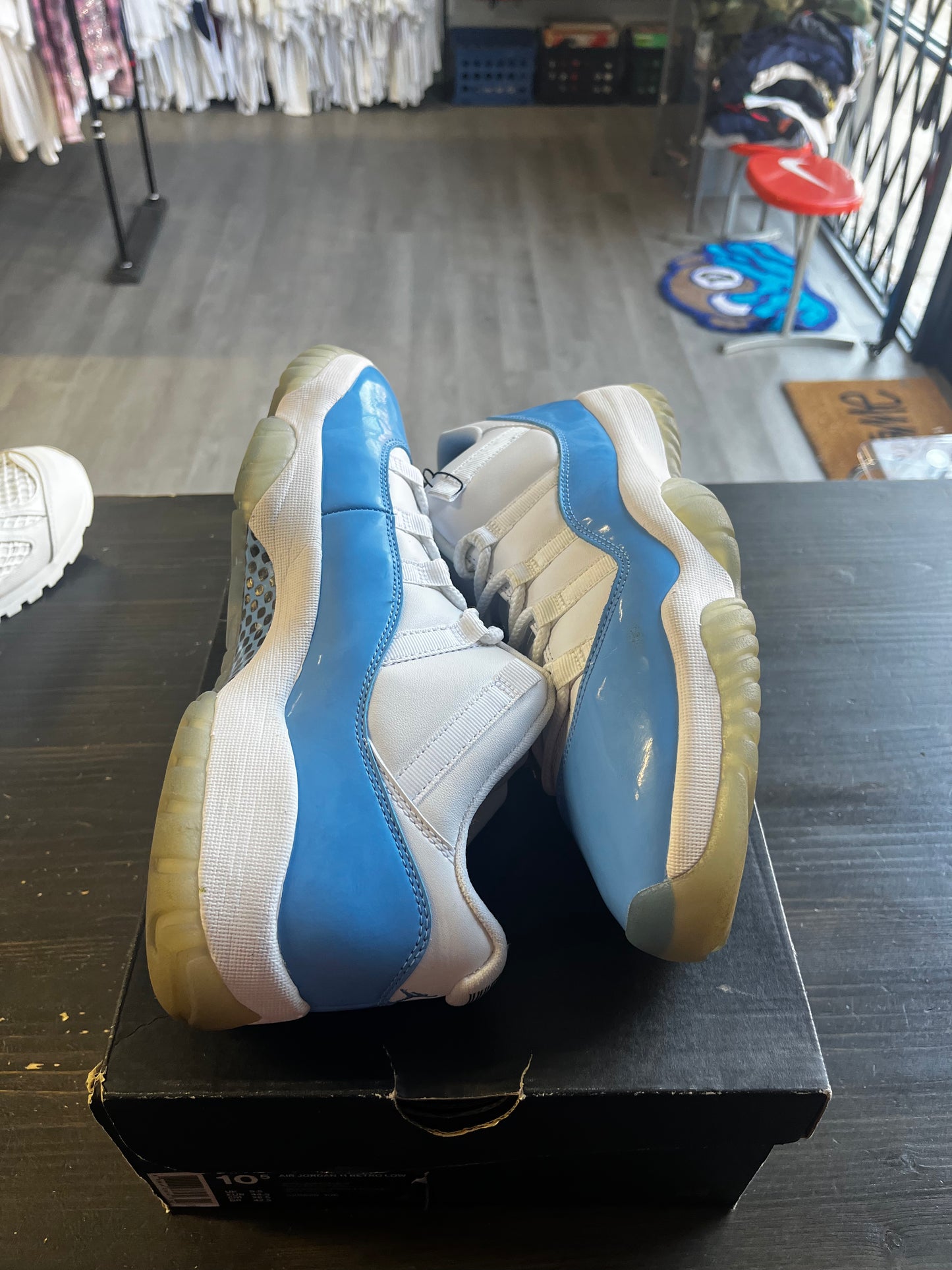 Pre-Owned Jordan 11 Retro Low University Blue (2017)