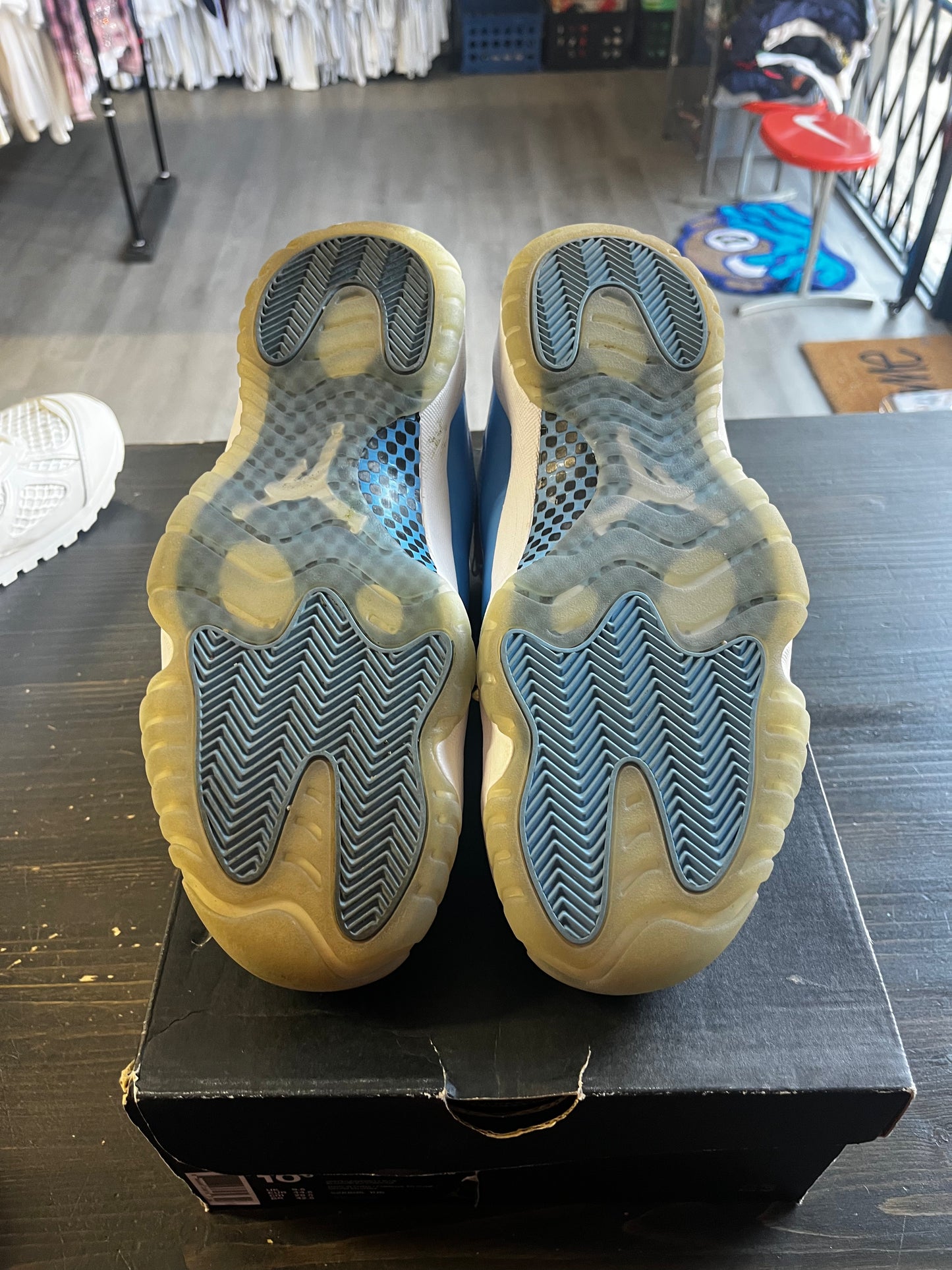 Pre-Owned Jordan 11 Retro Low University Blue (2017)
