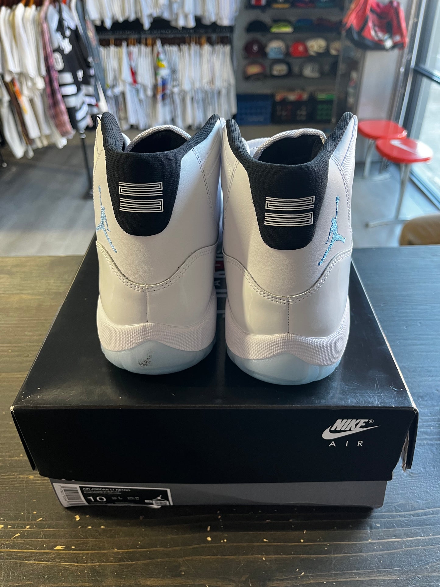 Jordan 11 Retro Legend Blue (2024)