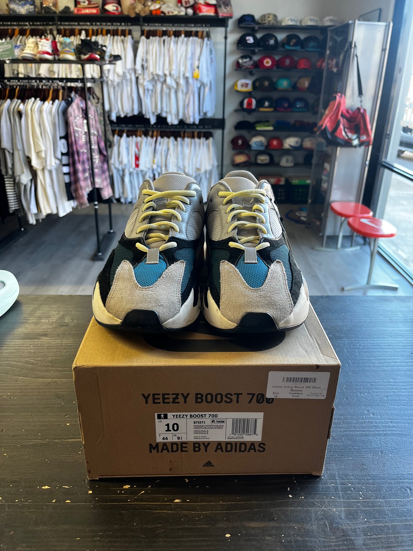 Adidas Yeezy Boost 700 Wave Runner