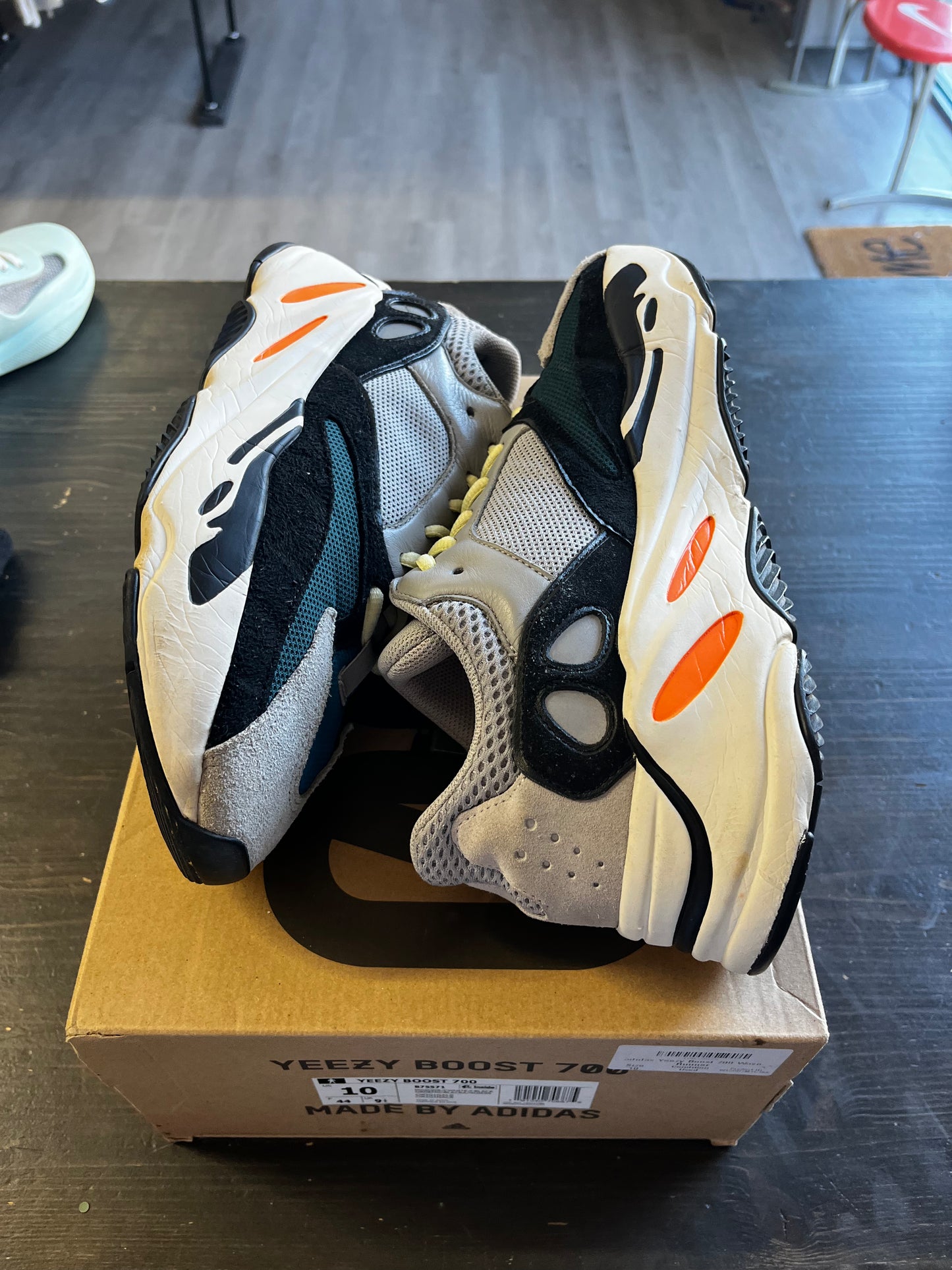 Adidas Yeezy Boost 700 Wave Runner