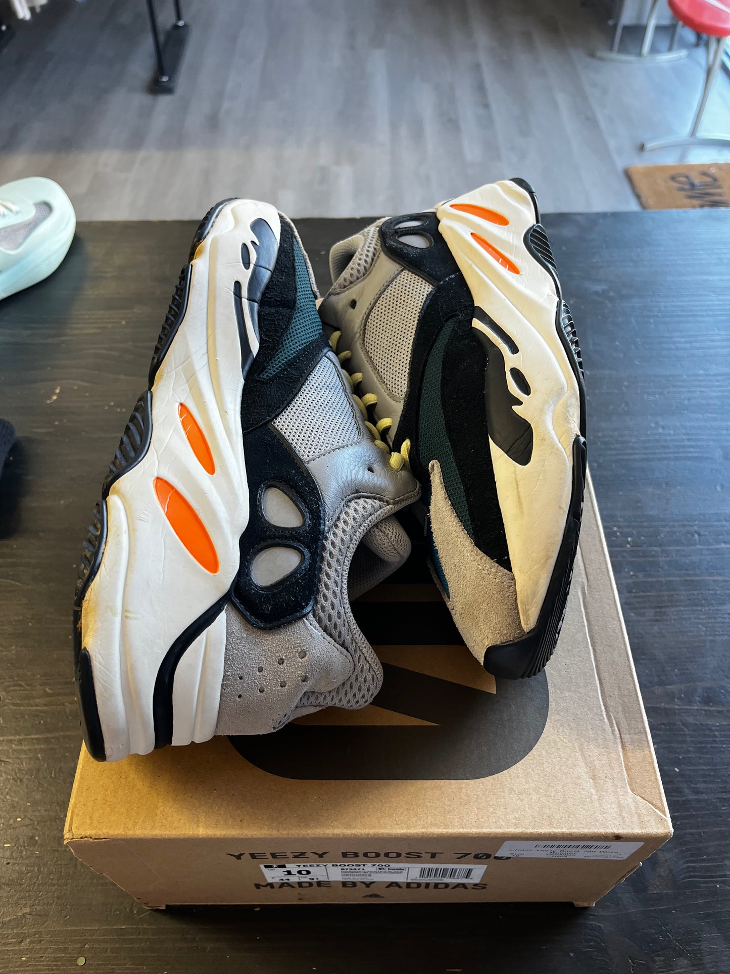 Adidas Yeezy Boost 700 Wave Runner