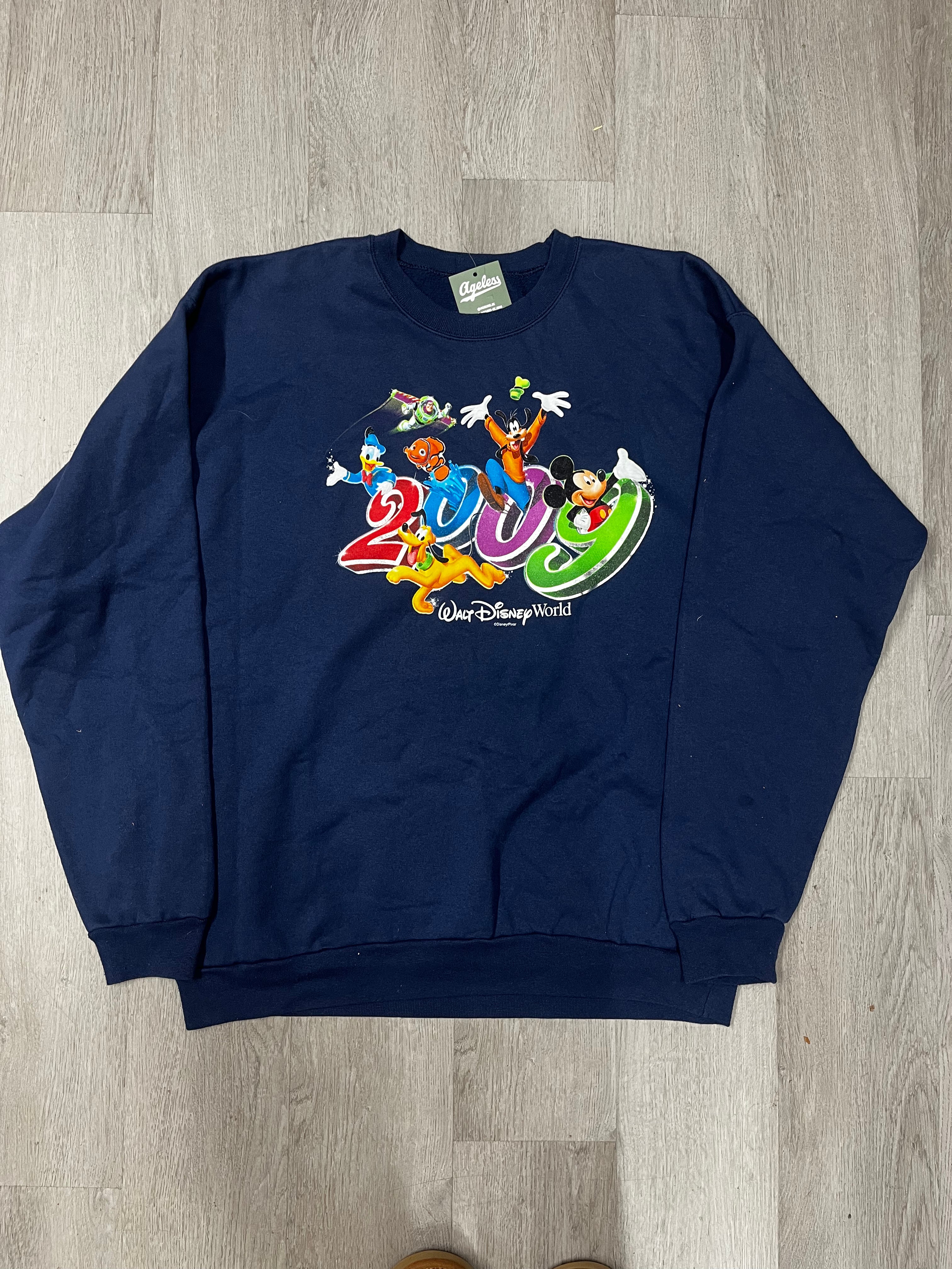 2009 Walt Disney World Characters Crewneck