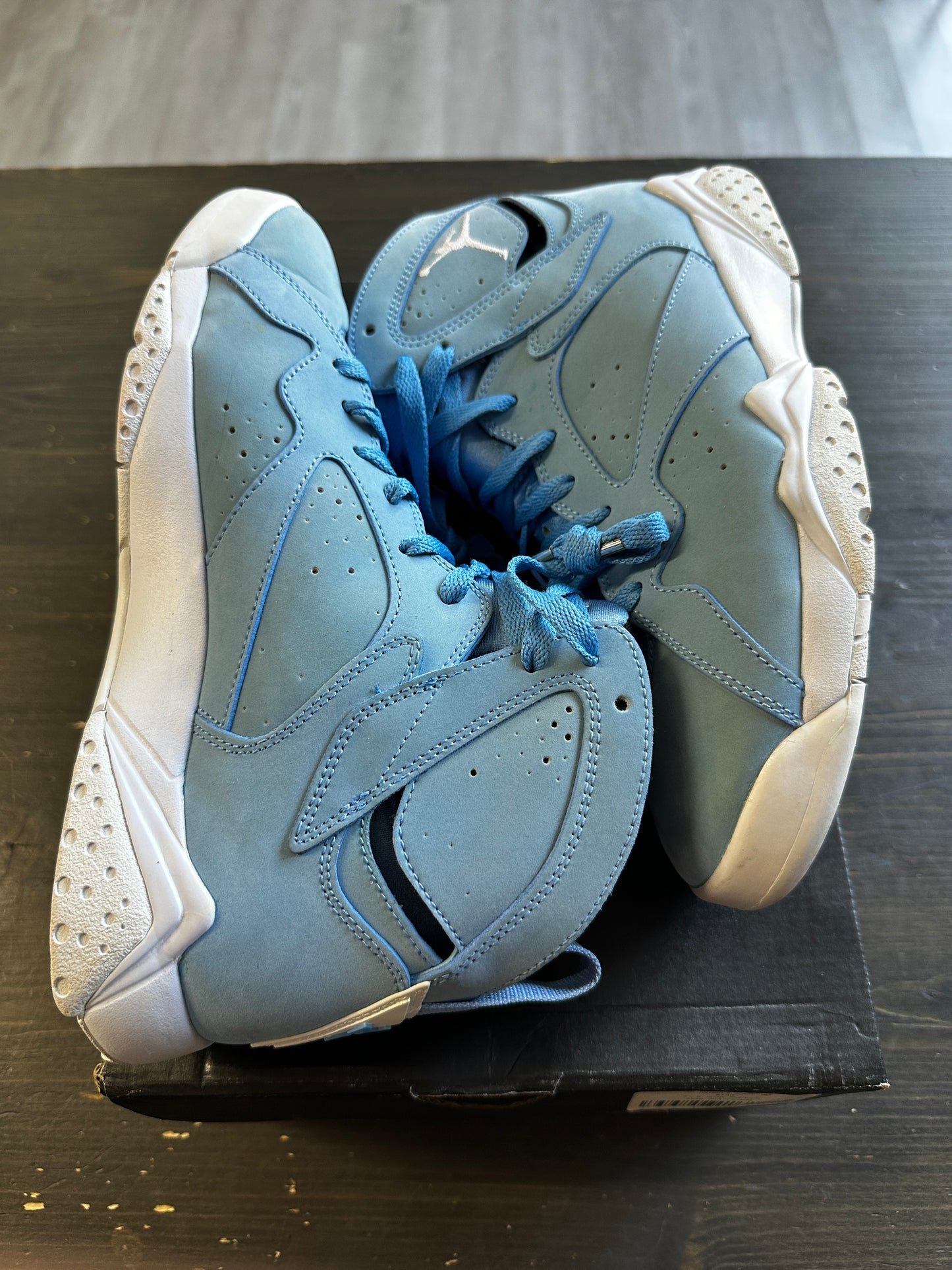 Pre-Owned Jordan 7 Retro Pantone