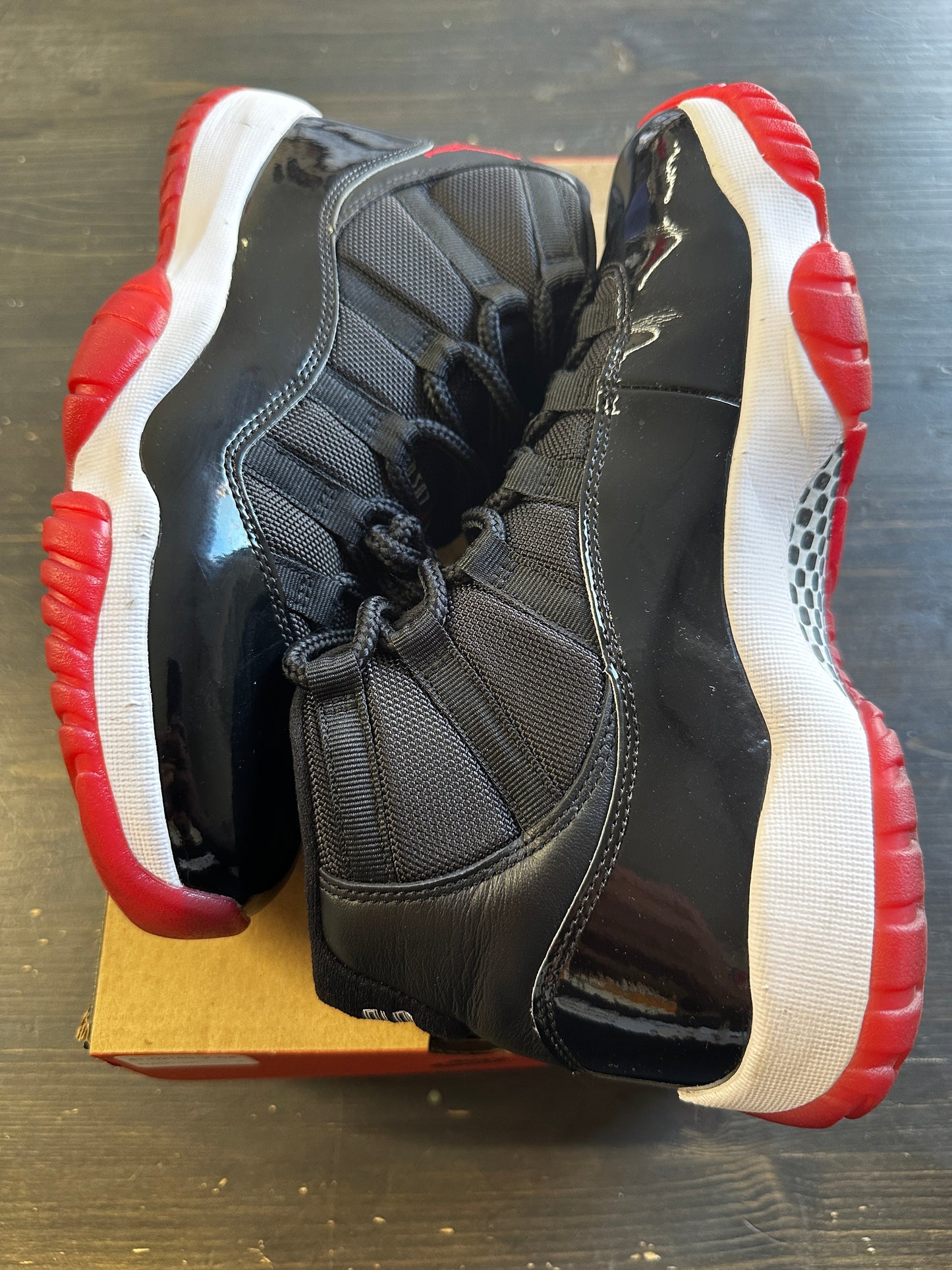 Pre-Owned Jordan 11 Playoff Bred (2019)