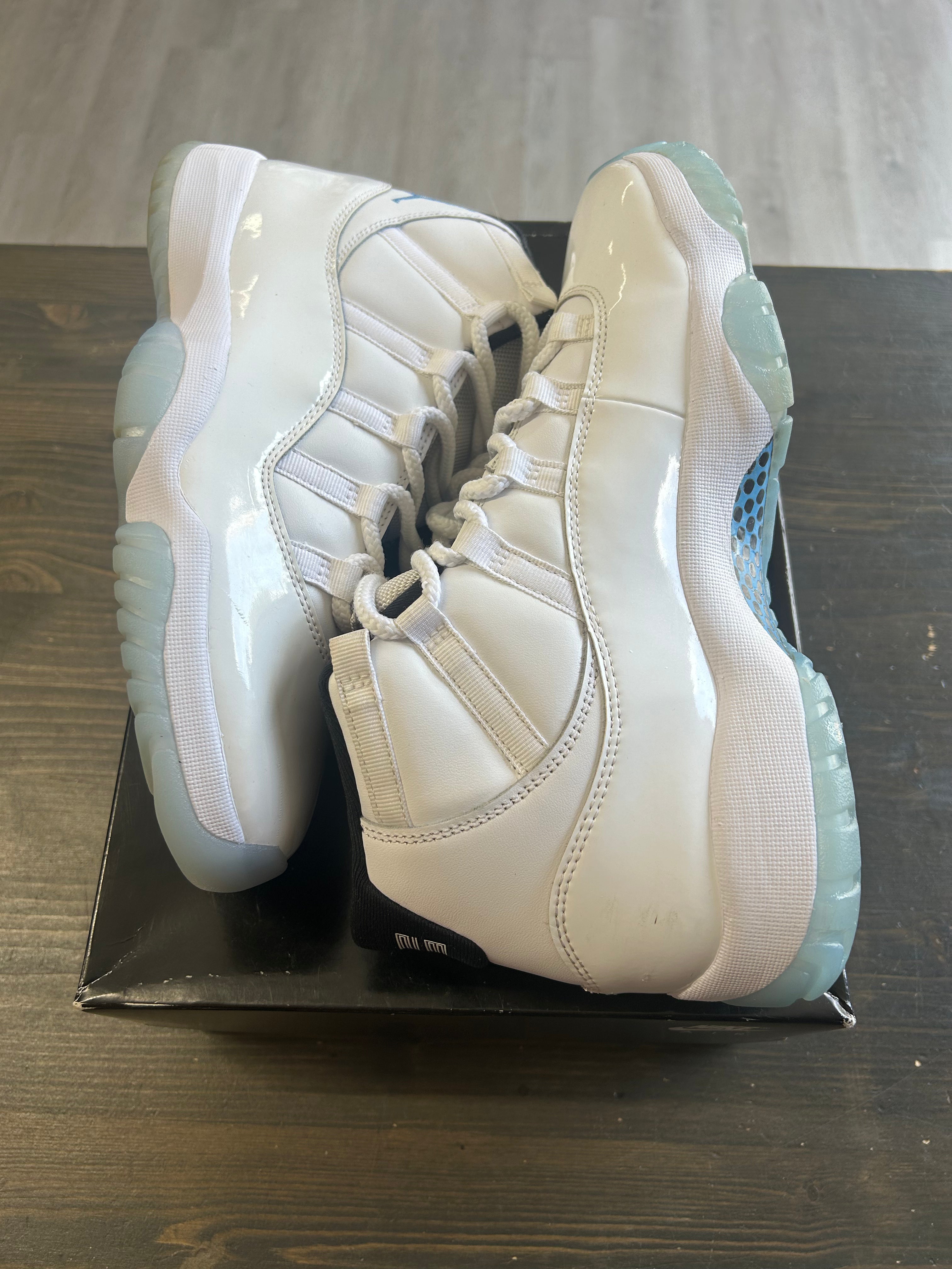 Pre-Owned Jordan 11 Retro Legend Blue (2024)