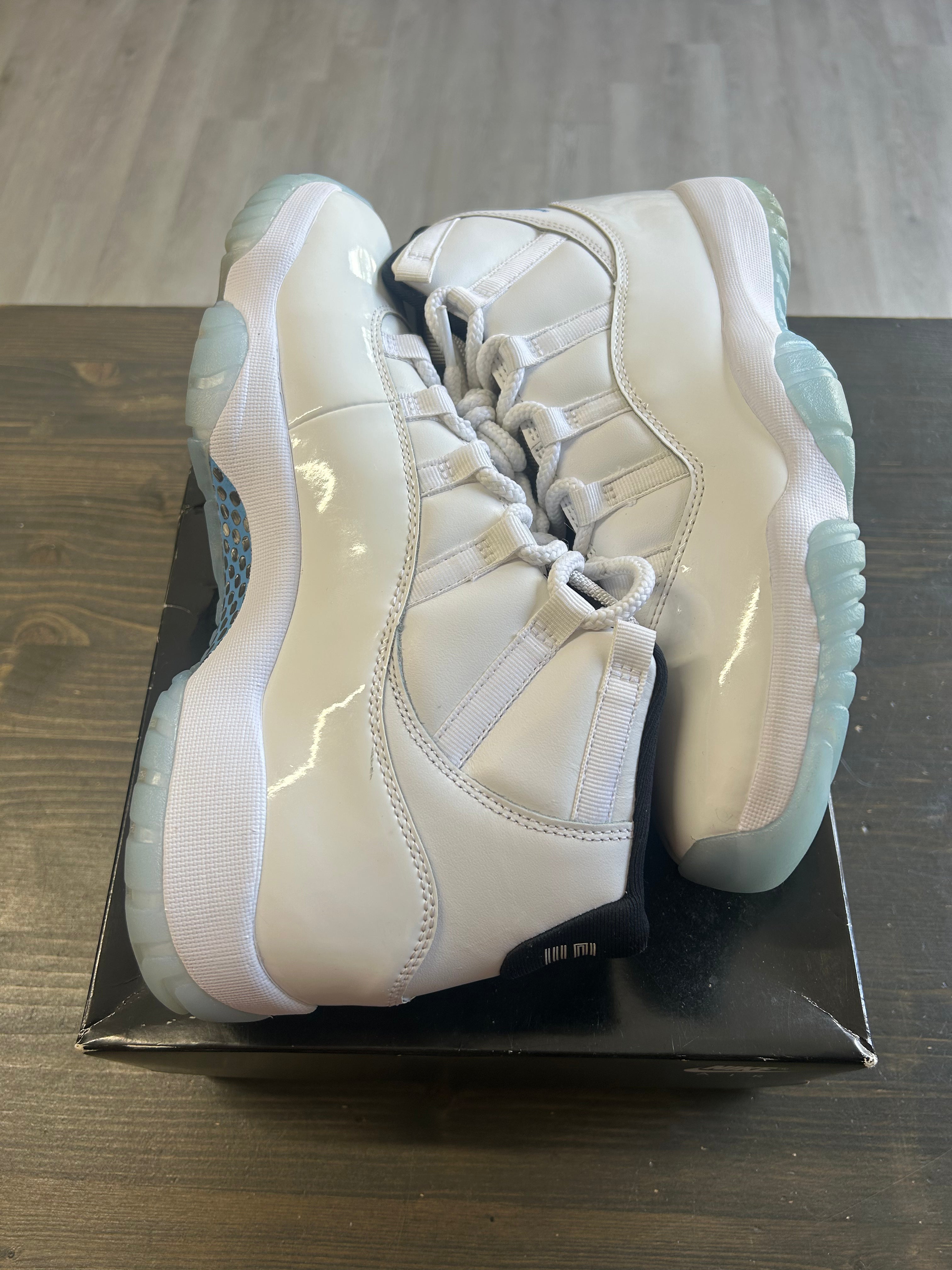 Pre-Owned Jordan 11 Retro Legend Blue (2024)