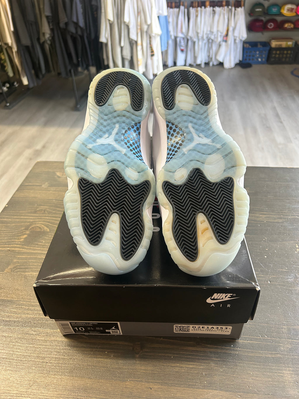 Pre-Owned Jordan 11 Retro Legend Blue (2024)